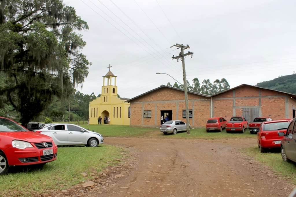 VILA MATIAS (MAMPITUBA) REALIZA FESTA EM HONRA A SANTA ANA E MARIA MENINA