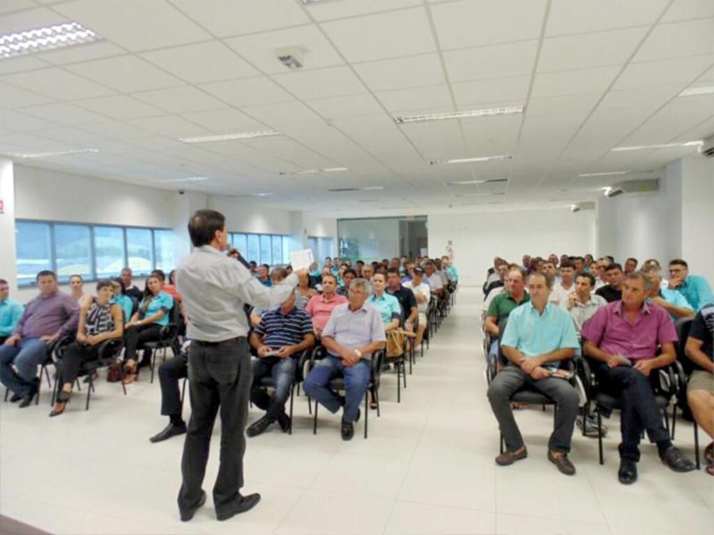 SICOOB CREDISULCA REALIZA PRÉ-ASSEMBLEIA COM REPRE-SENTANTES DA COMUNIDADE