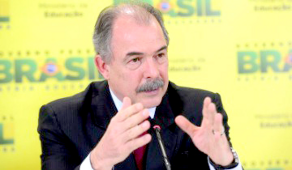 GOVERNO ANUNCIA O NOVO PISO NACIONAL DOS  PROFESSORES DE R$ 2.135,64