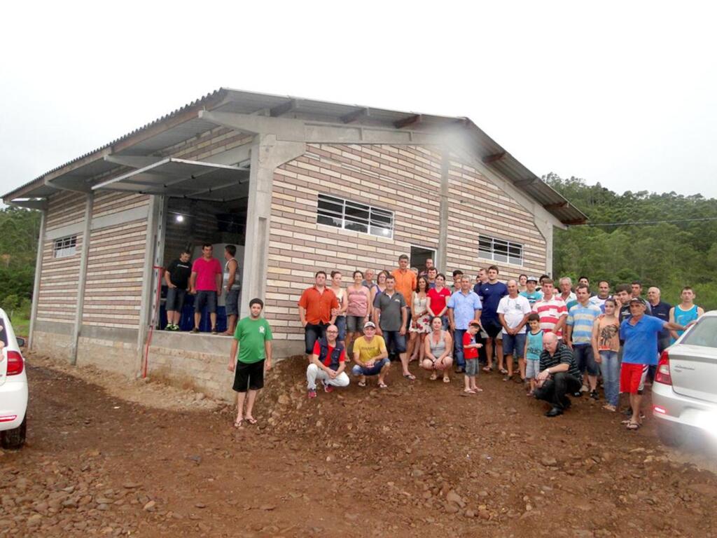 MAMPITUBA INAUGURA PAVILHÃO DA SECRETARIA DE AGRICULTURA