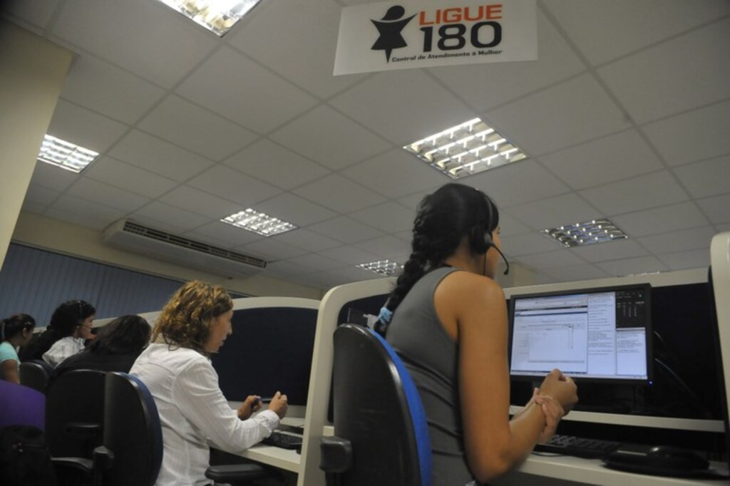 EM DEZ ANOS, LIGUE 180 FAZ QUASE 5 MILHÕES DE ATENDIMENTOS ÀS MULHERES