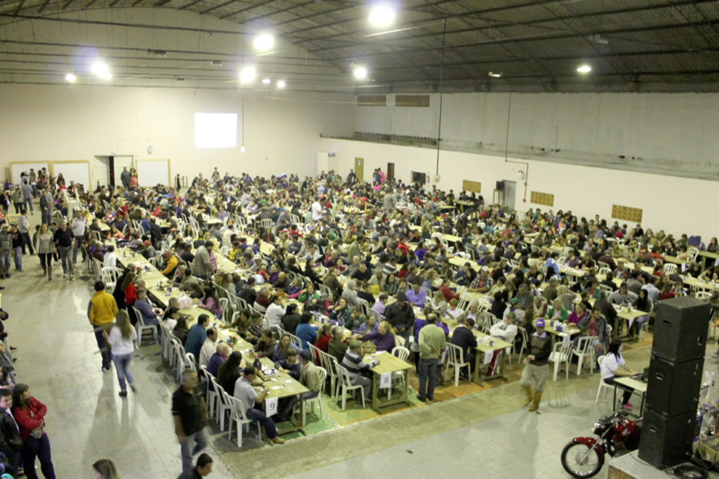 BINGO DA APAE É REALIZADO COM SUCESSO EM SÃO JOÃO DO SUL