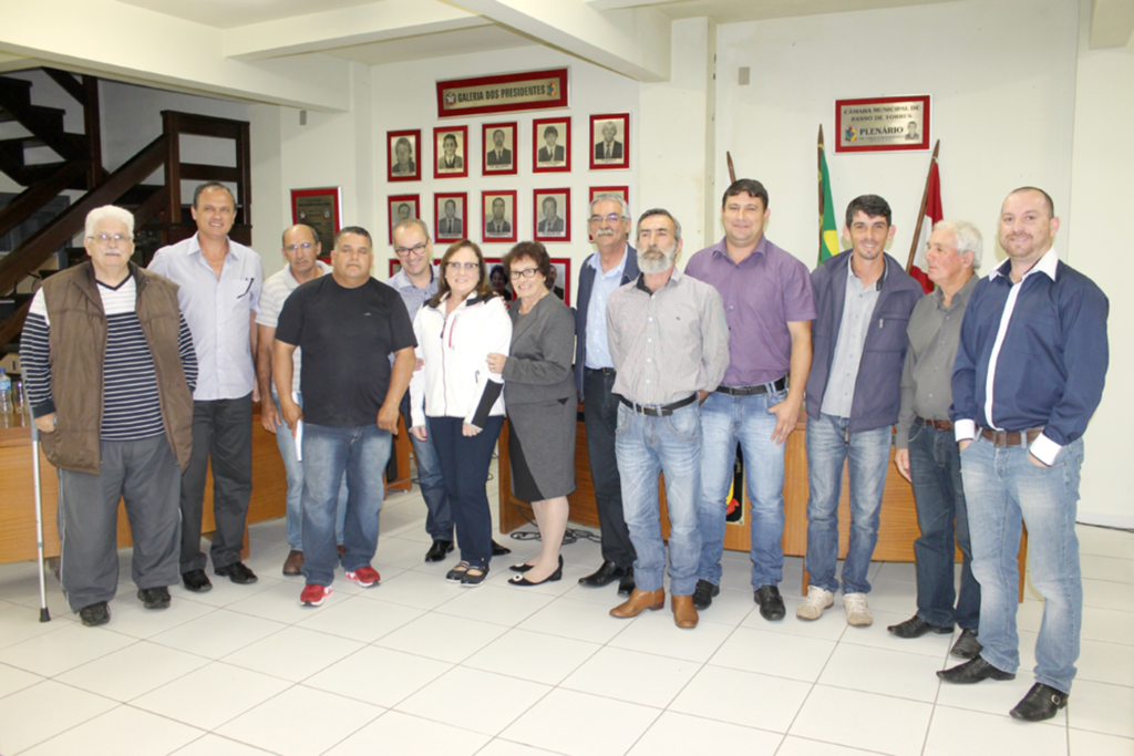 PREFEITO GODINHO E PRESIDENTE DA SABB PARTICIPAM DA SESSÃO ORDINÁRIA DE PASSO DE TORRES