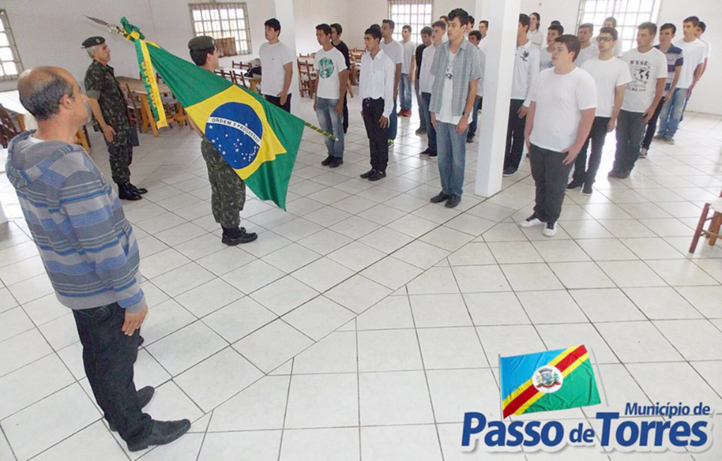 JOVENS DE PASSO DE TORRES RECEBEM  CERTIFICADOS DE DISPENSA DO SERVIÇO MILITAR
