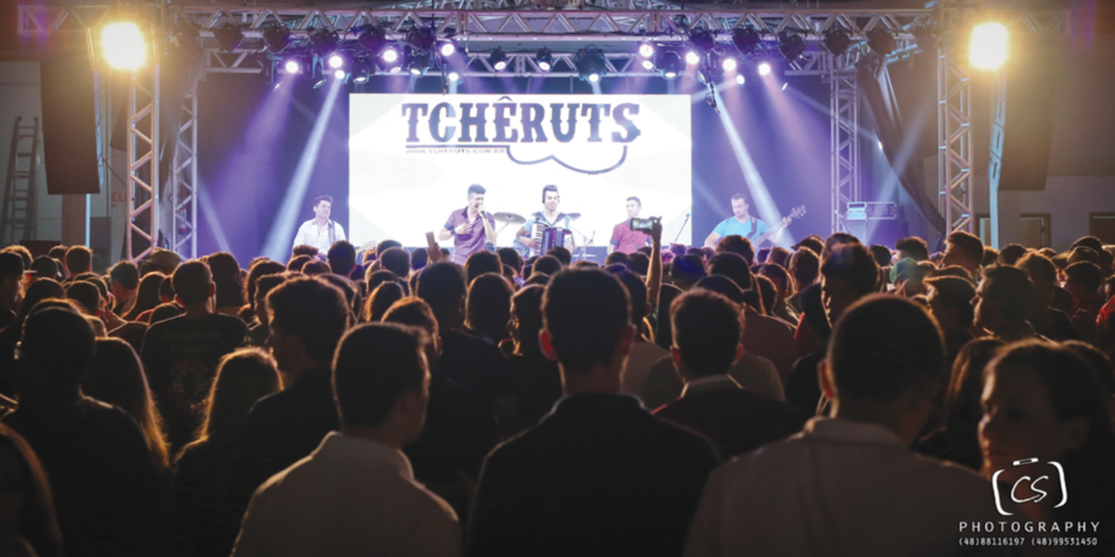 BANDA TCHÊRUTS GRAVA SEU 1º CD AO VIVO
