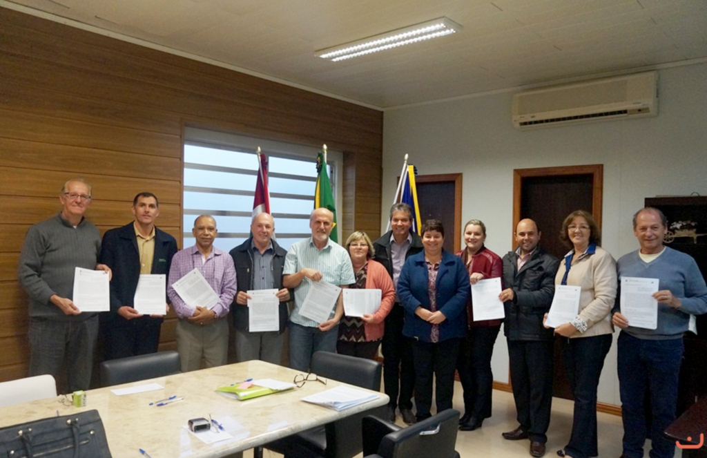 SDR ARARANGUÁ ASSINA TERMO DE  COOPERAÇÃO COM APAES DA REGIÃO