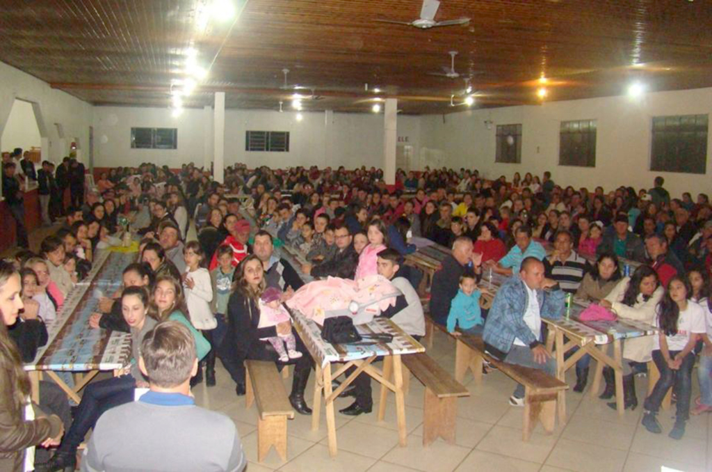 DIA DA FAMÍLIA NA ESCOLA É REALIZADO  NA EEB. CAETANO LUMMERTZ