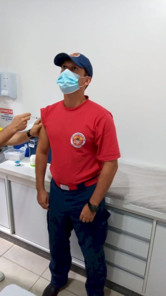 MAIS 20 PESSOAS SÃO VACINADAS CONTRA O COVID -19 EM PASSO DE TORRES