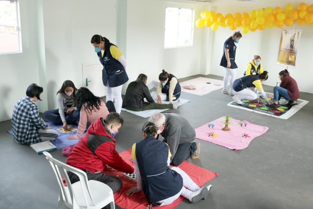 HOSPITAL NOSSA SENHORA DE FÁTIMA REALIZA ATIVIDADES RECREATIVAS COM PACIENTES DA ALA PSIQUIÁTRICA EM PRAIA GRANDE