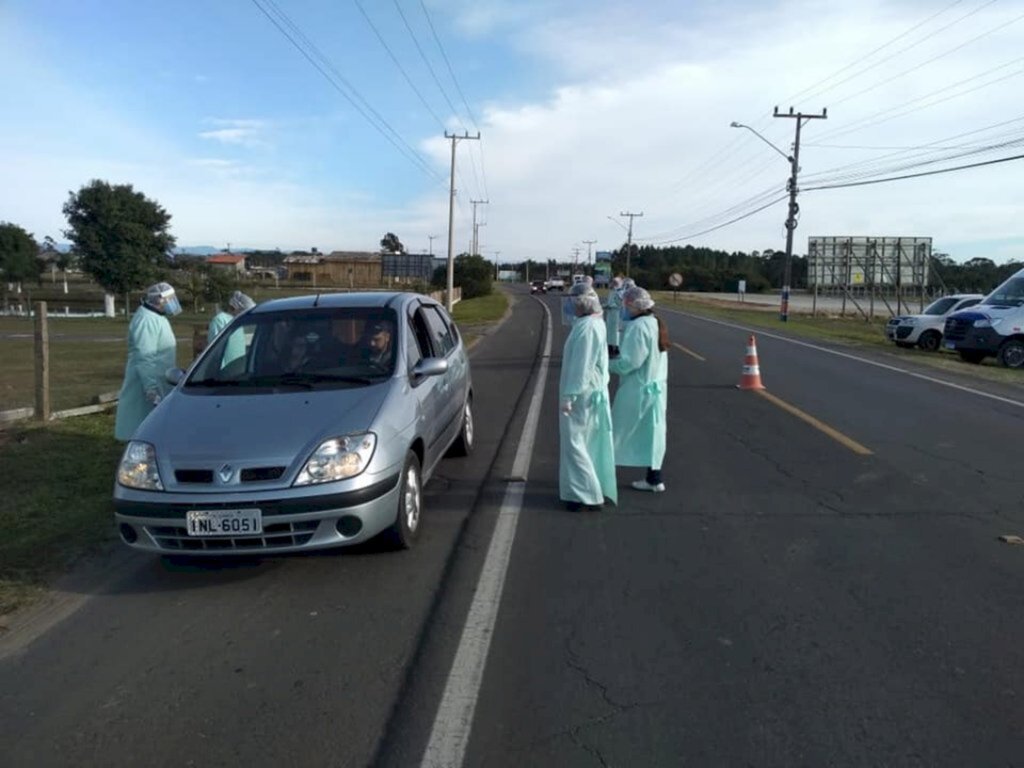 BARREIRA SANITÁRIA É REALIZADA EM BALNEÁRIO GAIVOTA
