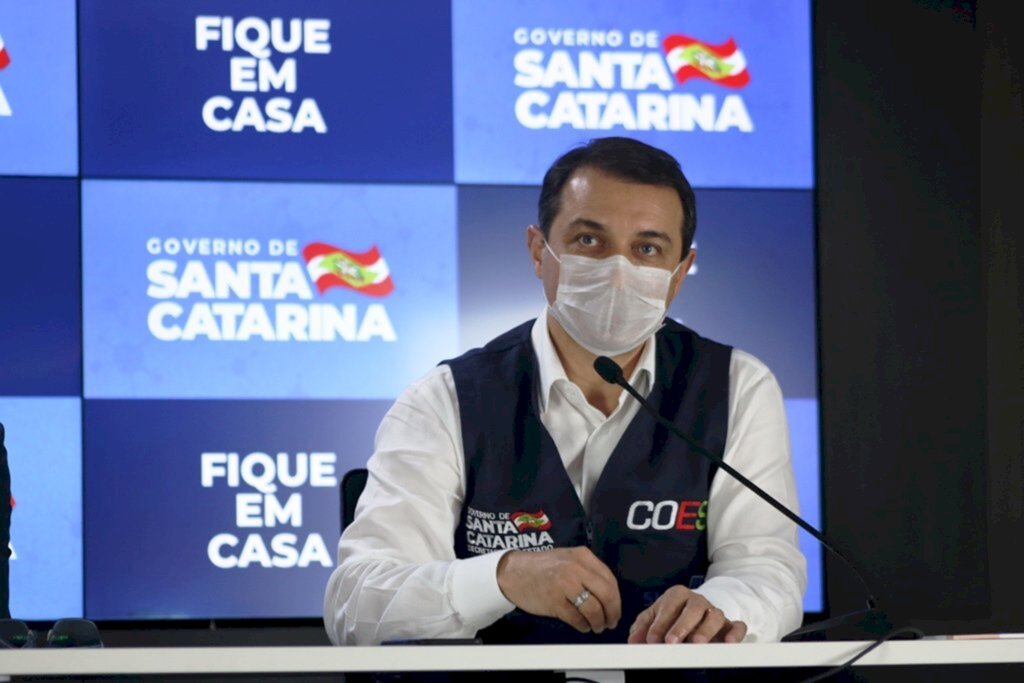 GOVERNADOR CARLOS MOISÉS TESTA POSITIVO PARA COVID-19