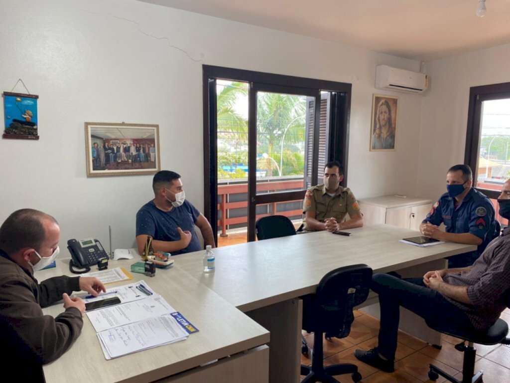 PREFEITO JONAS RECEBE AUTORIDADES PARA DISCUTIR AÇÕES CONTRA O CORONAVÍRUS EM PASSO DE TORRES