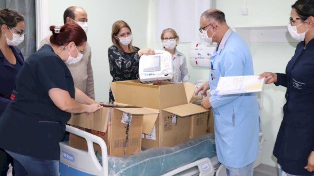 HOSPITAL DE OSÓRIO RECEBE 10 LEITOS DE UTI PARA AMPLIAR ATENDIMENTO À COVID-19