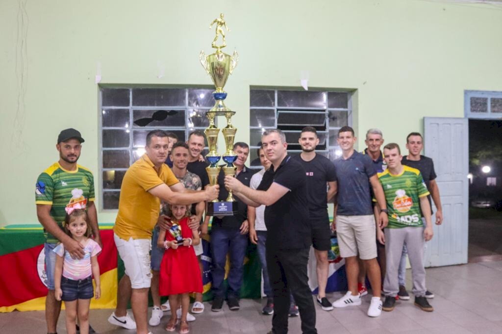 MORRINHOS DO SUL REALIZA PREMIAÇÃO AOS MELHORES DO CAMPEONATO