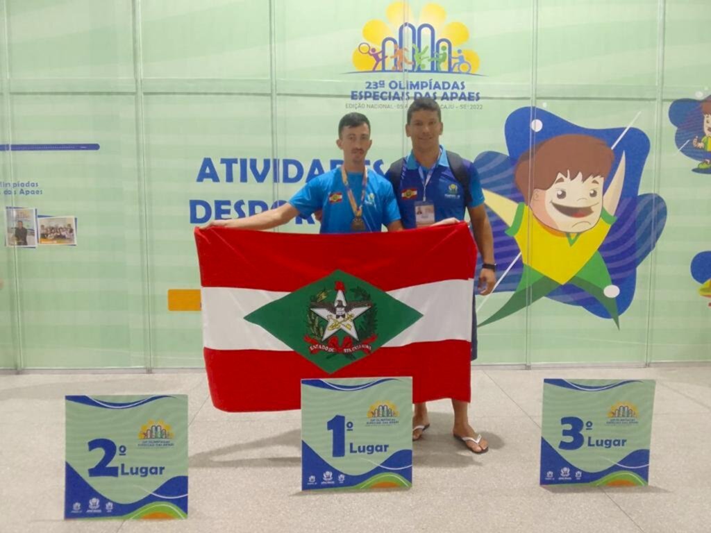 MAICO ESPÍNDOLA É CAMPEÃO NACIONAL NAS OLIMPÍADAS ESPECIAIS DAS APAES