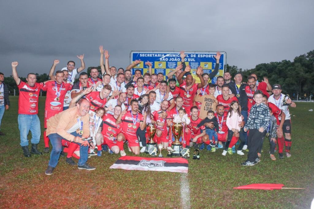 PASSO MAGNUS CONQUISTA O CAMPEONATO MUNICIPAL DE FUTEBOL 2022 NO ASPIRANTE E TITULAR EM SÃO JOÃO DO SUL