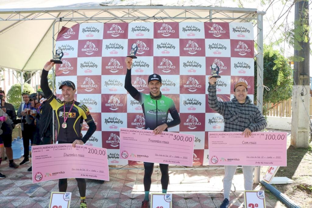 1º PEDAL DOS NAMORADOS REÚNE MAIS DE 100 CICLISTAS EM SÃO JOÃO DO SUL
