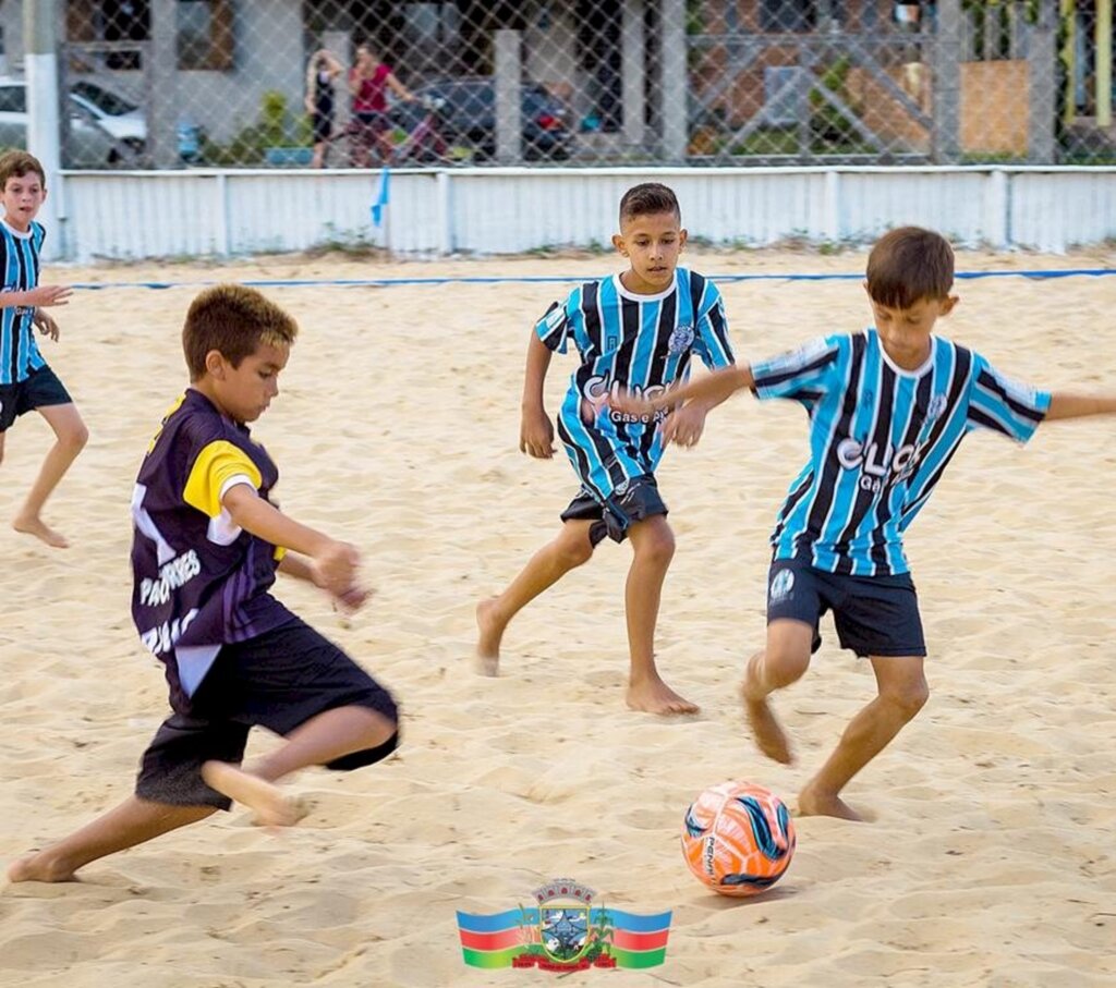 PASSO DE TORRES: BEACH SOCCER DE BARRA VELHA ATRAI GRANDE PÚBLICO
