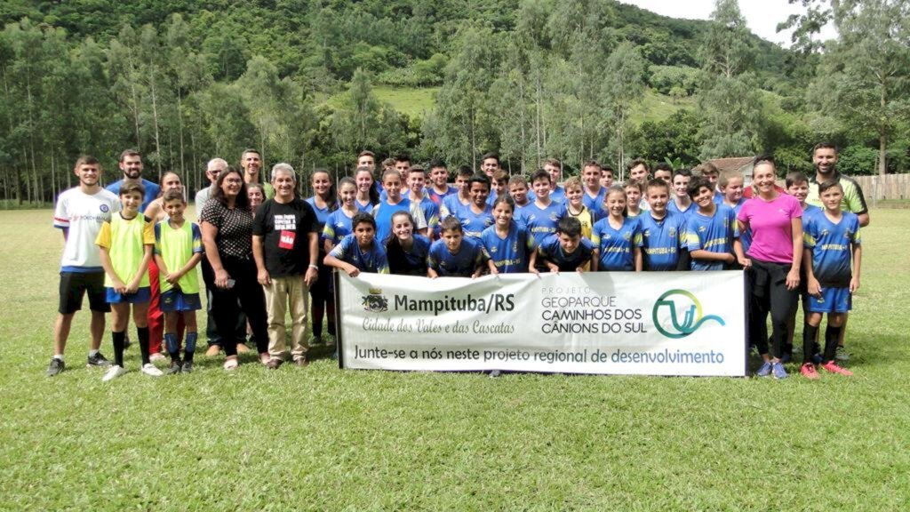 PROJETO 'CHUTE CERTO - FORMANDO CIDADÃOS' INICIA OS TRABALHOS EM MAMPITUBA