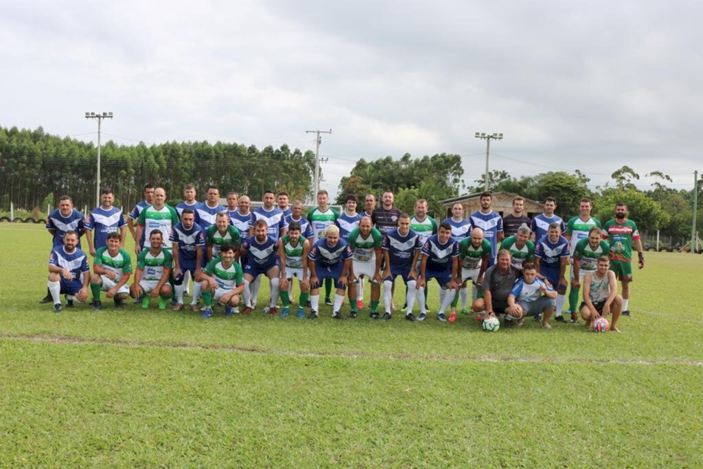 VETERANO DO CATARINA FUTEBOL CLUBE  INAUGURA FARDAMENTO