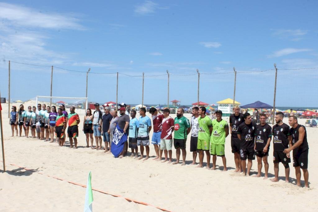 COMEÇA COM BONS JOGOS O CAMPEONATO  PRAIANO DE BEACH SOCCER