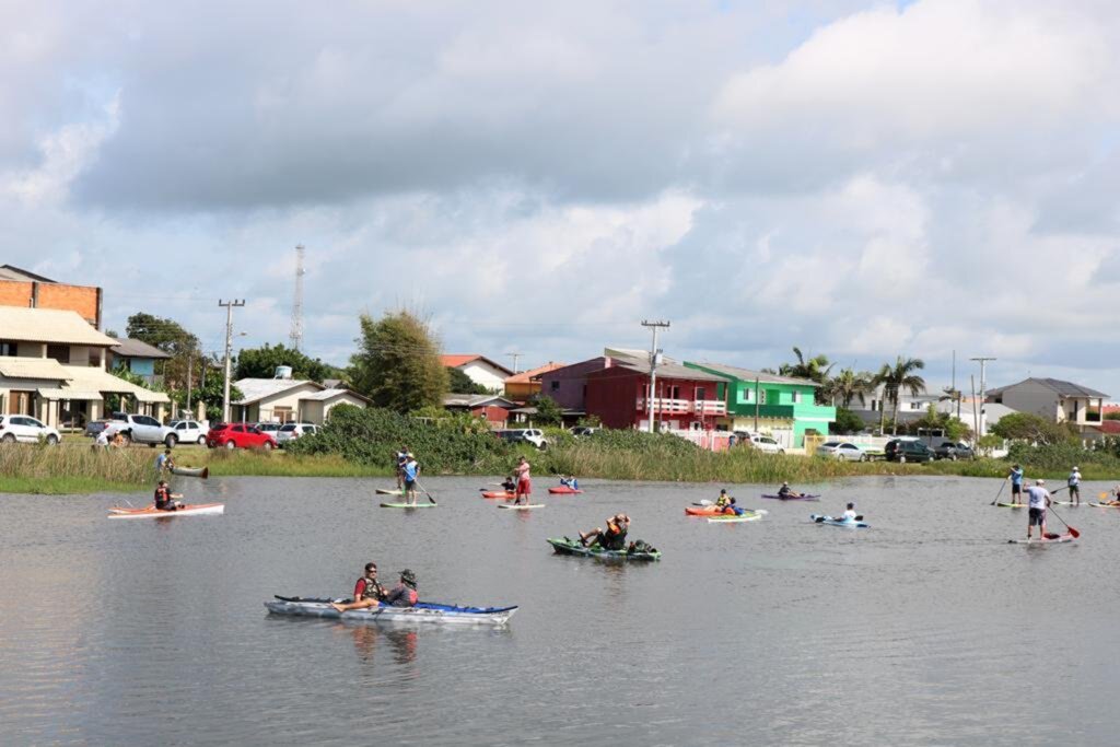 MAIS DE 100 PARTICIPANTES NA  1ª REMADA SUP-CAIAQUE DE VERÃO EM PASSO DE TORRES