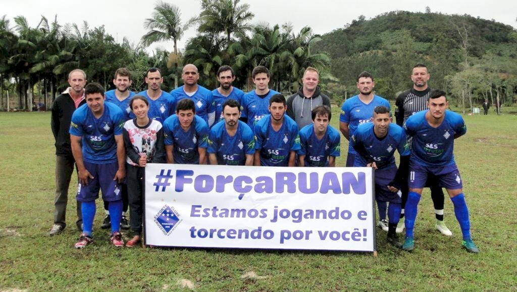FLORESTAL E SÃO LUÍS LARGAM COM  VANTAGEM NA SEMIFINAL DO CAMPEONATO MUNICIPAL DE FUTEBOL DE MAMPITUBA