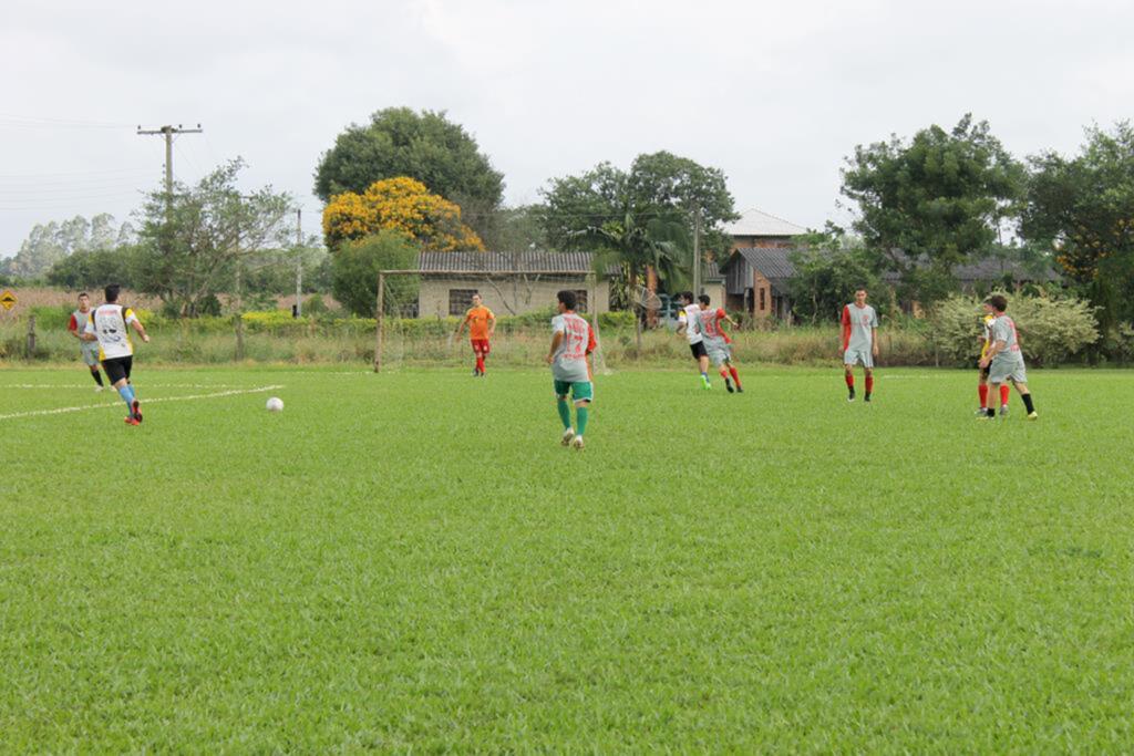 CAMPEONATO COMUNITÁRIO DE FORQUILHINHA SEGUE COM BONS JOGOS