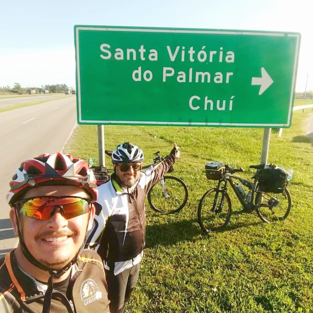 DUPLA DE PRAIA GRANDE PERCORRE MAIS DE 1.400KM DE BICICLETA EM 09 DIAS
