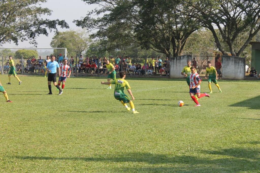 FLOR DA SERRA E MORRINHOS ABREM O CAMPEONATO DE  FUTEBOL DE MORRINHOS DO SUL