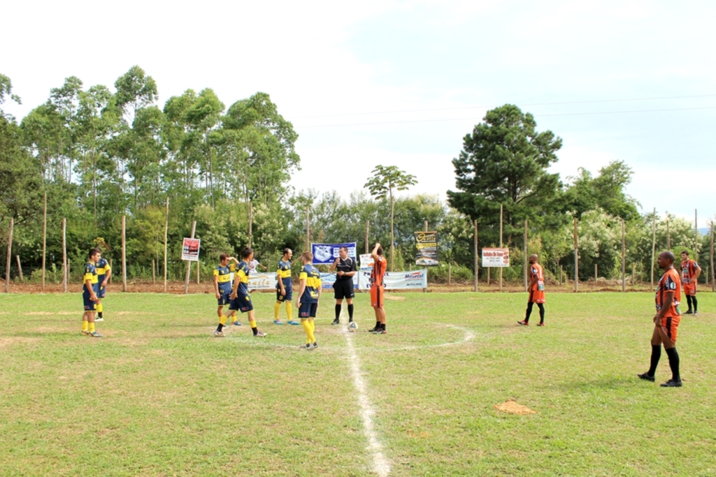 DEFINIDOS OS FINALISTAS DO CAMPEONATO  DE FUTEBOL SUIÇO DO LORO GOMES