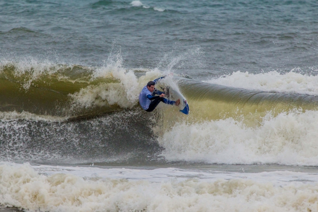 COPA RIO-GRANDENSE DE SURF AMADOR ACONTECE EM TORRES