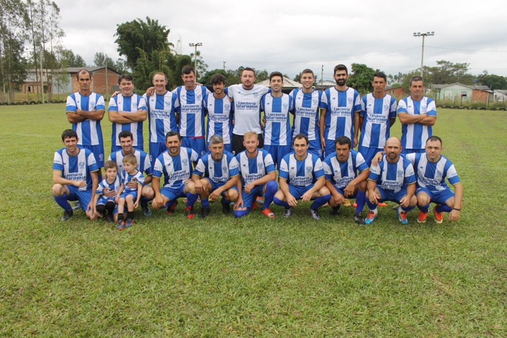 VETERANOS DO CATARINA F.C. ESTREIAM NOVO FARDAMENTO