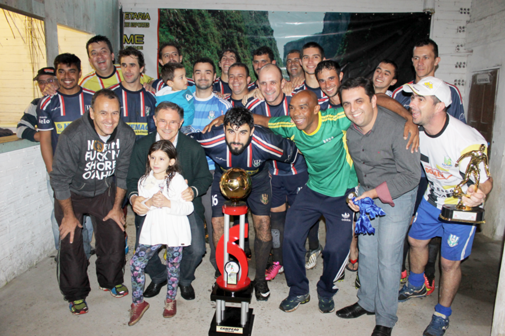 PREMIAÇÃO É ENTREGUE AOS MELHORES DO CAMPEONATO  MUNICIPAL DE PRAIA GRANDE