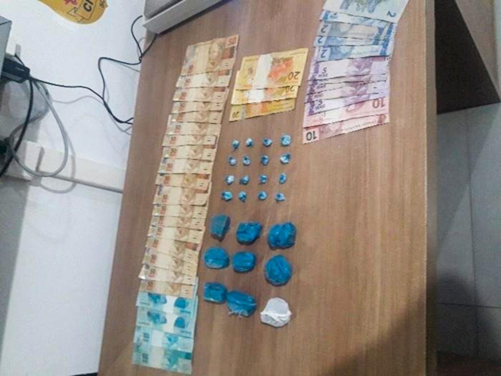 MULHER É PRESA POR TRÁFICO DE DROGAS EM SÃO JOÃO DO SUL