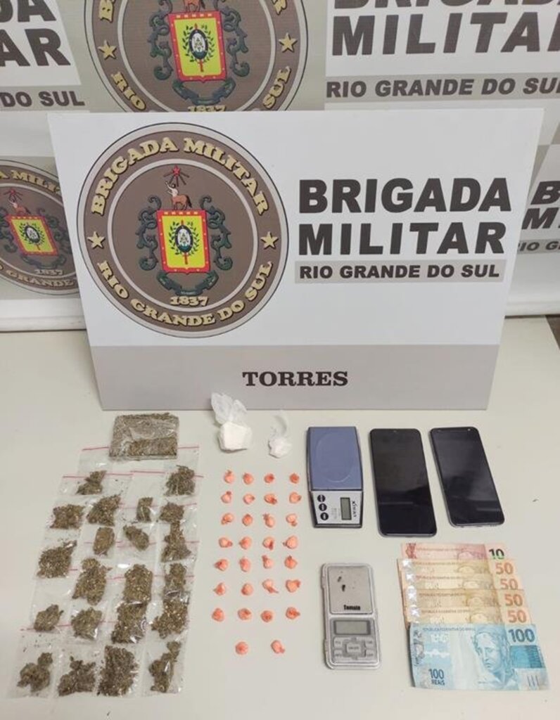 BM PRENDE INDIVÍDUOS  POR TRÁFICO DE DROGAS EM TORRES