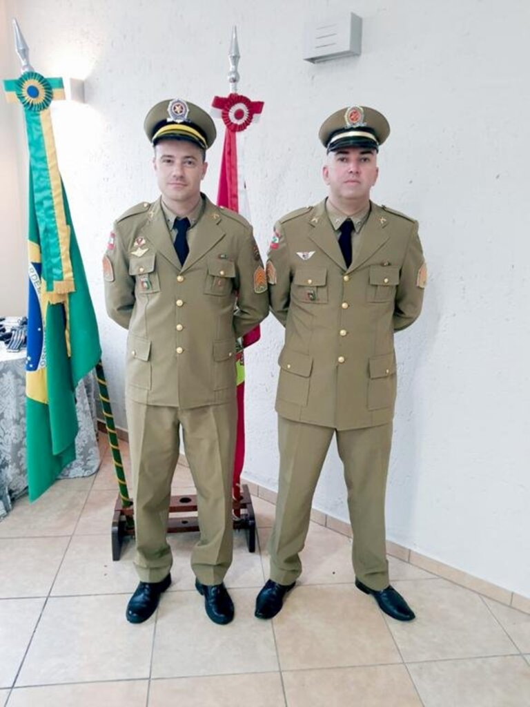 COMANDANTES DA POLÍCIA  MILITAR RECEBEM PROMOÇÃO