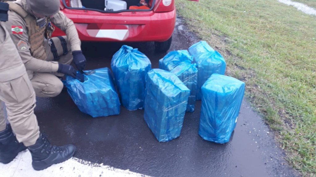 POLÍCIA MILITAR DE PASSO DE TORRES APREENDE 140KG DE MACONHA