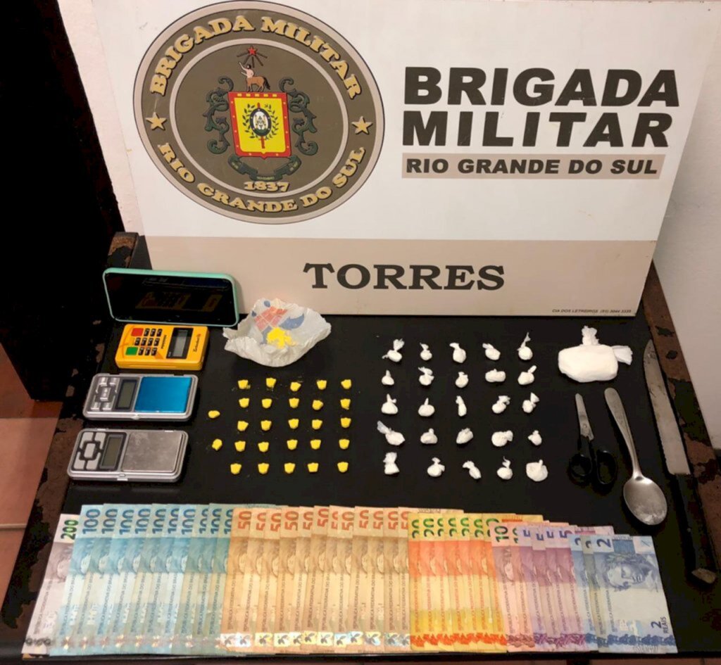 BM PRENDE HOMEM POR TRÁFICO DE DROGAS EM TORRES