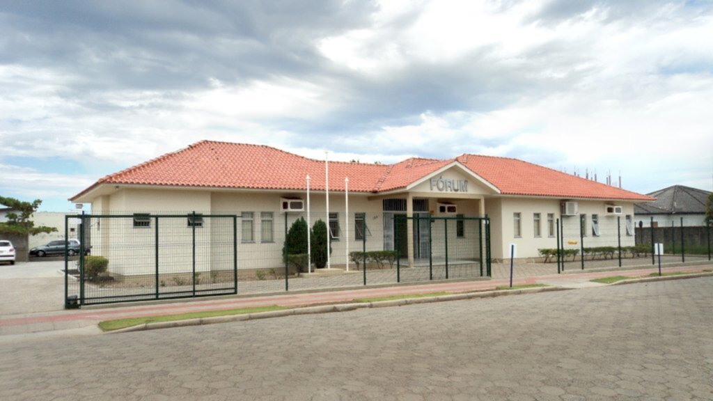 HOMEM É CONDENADO A 24 ANOS DE PRISÃO POR FEMINICÍDIO COMETIDO EM SÃO JOÃO DO SUL