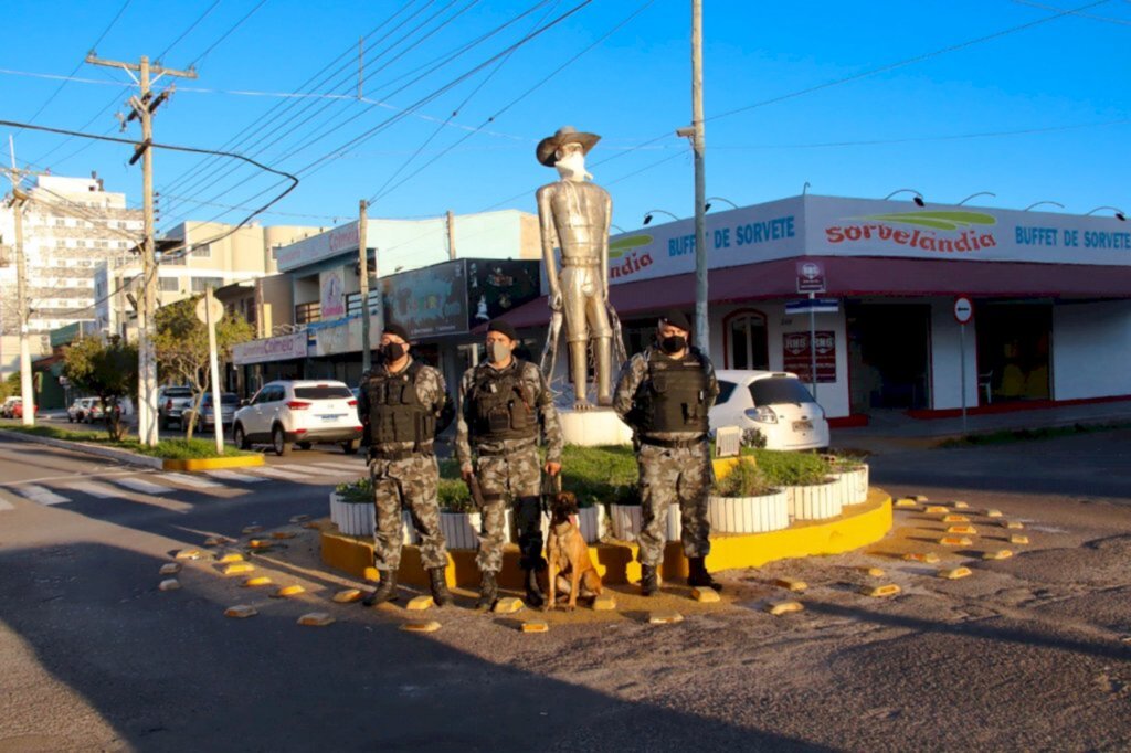 BM REALIZA POLICIAMENTO COM CÃES NOS MUNICÍPIOS DE TORRES E ARROIO DO SAL