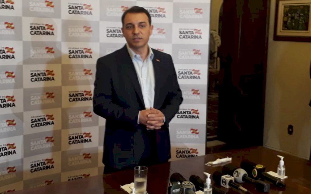 Murici Balbinot - Carlos Moisés da Silva, governador de Santa Catarina, em coletiva de imprensa no final da tarde desta segunda-feira (22)