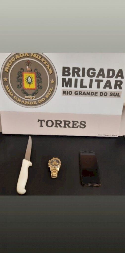 BRIGADA MILITAR PRENDE INDIVÍDUOS POR ROUBO A PEDESTRE