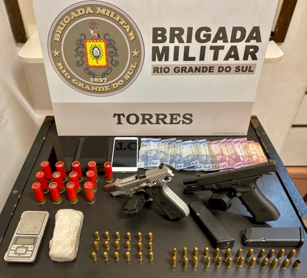 BM PRENDE DOIS HOMENS EM ARROIO DO SAL