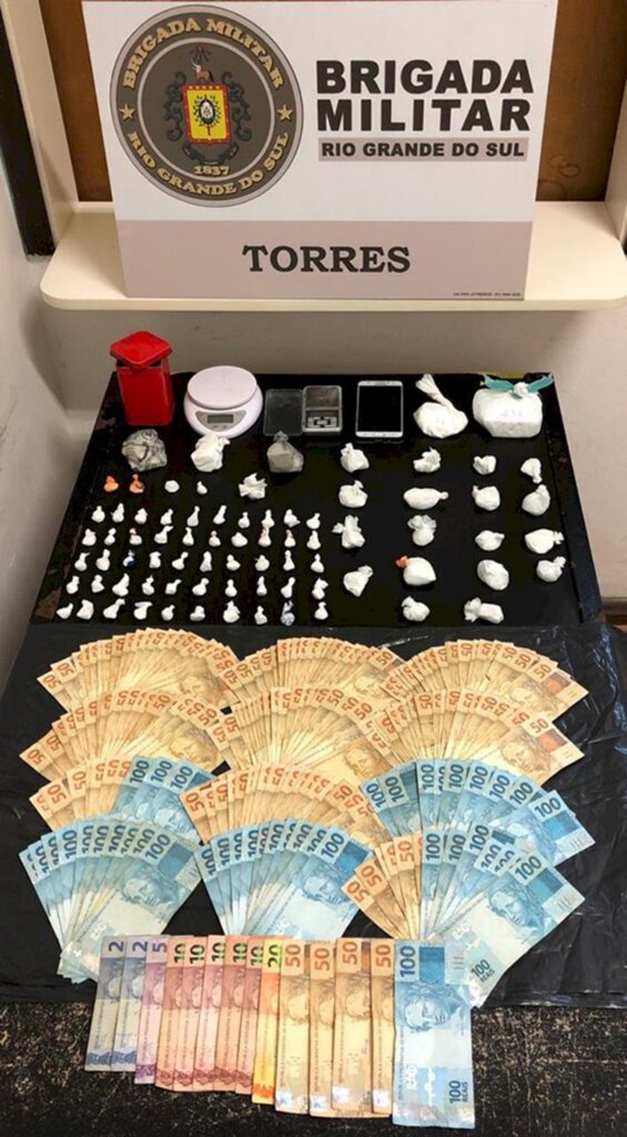 BM PRENDE HOMEM POR TRÁFICO DE DROGAS EM TORRES