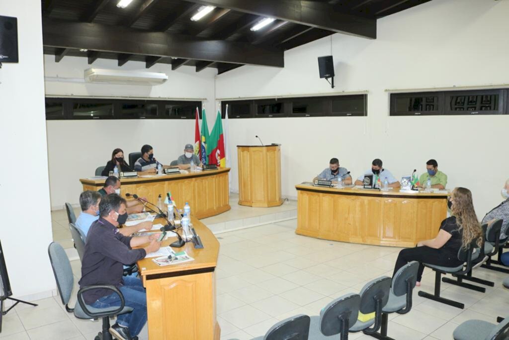 VEREADORES DE MAMPITUBA APROVAM PROJETOS  IMPORTANTES PARA O MUNICÍPIO