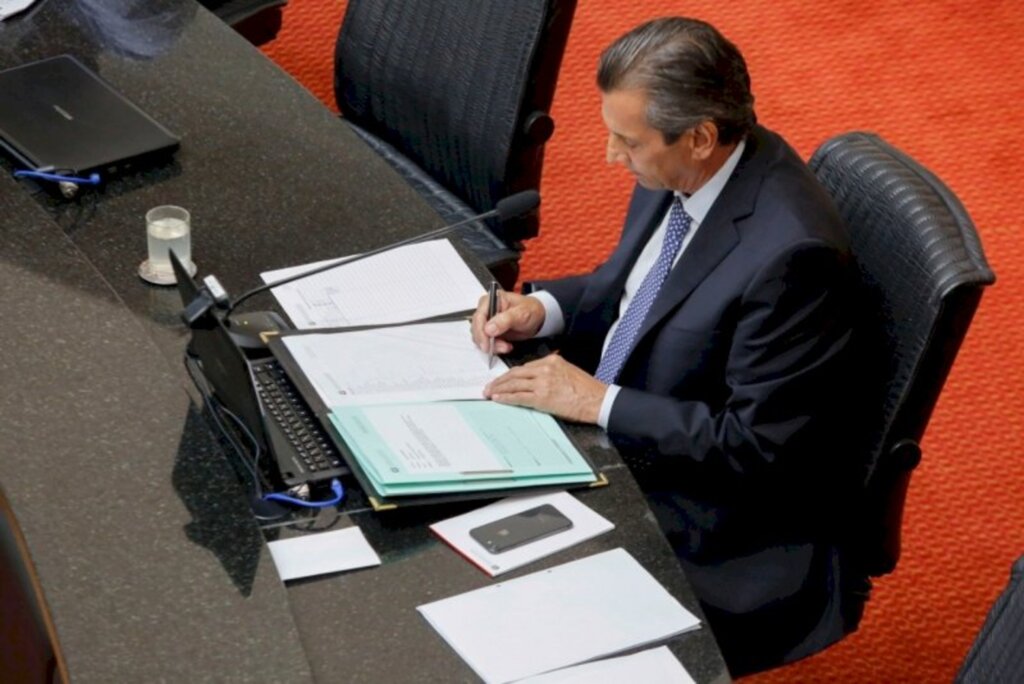 Daniel Conzi/Agência AL - Deputado Julio Garcia preside a sessão virtual de quarta-feira (15).