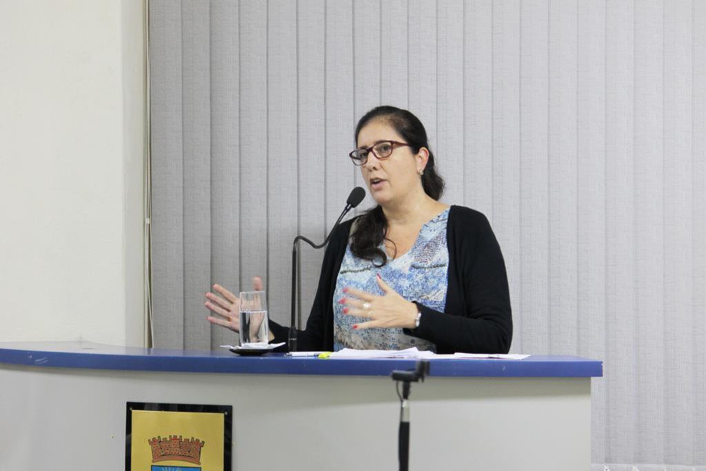 SECRETÁRIA DA FAZENDA PRESTA ESCLARECIMENTO NA CÂMARA DE VEREADORES DE TORRES