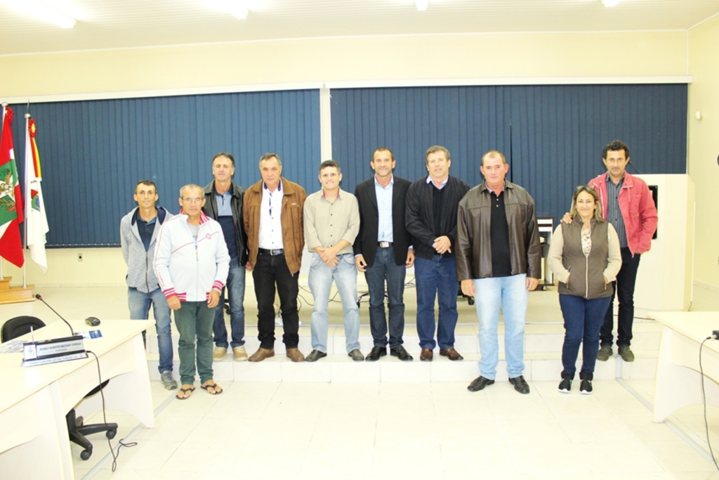 VEREADORES REALIZAM SESSÃO ORDINÁRIA