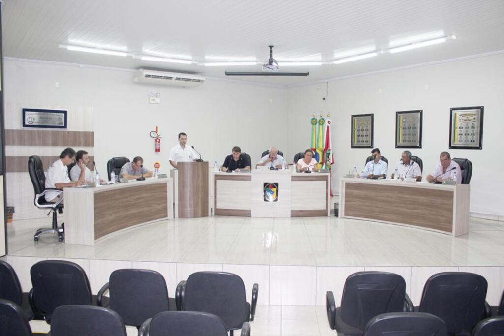 INDICAÇÕES SÃO APROVADAS NA CÂMARA DE VEREADORES